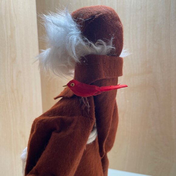 Large Vintage AnnaLee Folk Art Monk or Frier Doll with Jug & Cardinal - Picture 6 of 13